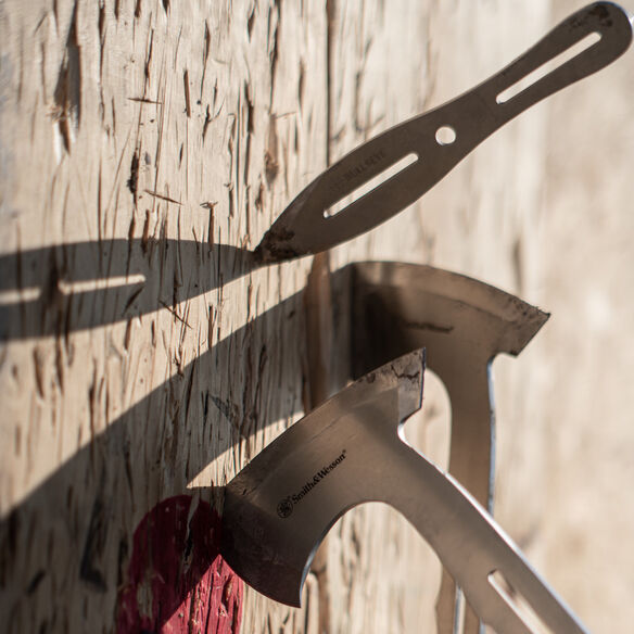 Smith & Wesson&reg; Bullseye&reg; Throwing Combo